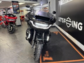 2026 Harley-Davidson® Road Glide Limited Vivid Black Black Trim thumb 1