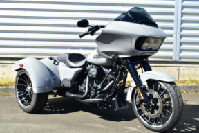 2025 Harley-Davidson® Road Glide® 3 FLTRT thumb 2