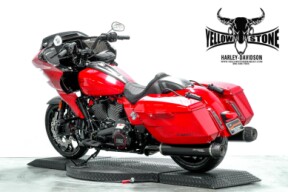 2025 Harley-Davidson® CVO™ Road Glide® ST Rally Red thumb 1