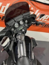 2010 Harley-Davidson® Electra Glide® Ultra Limited thumb 2