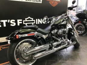 2026 Harley-Davidson® Fat Boy® Olive Steel Metallic / Vivid Black Chrome Trim thumb 1