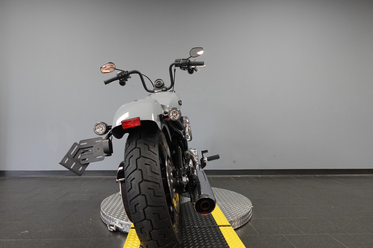 2026 Harley-Davidson® Street Bob® FXBB, photo 7