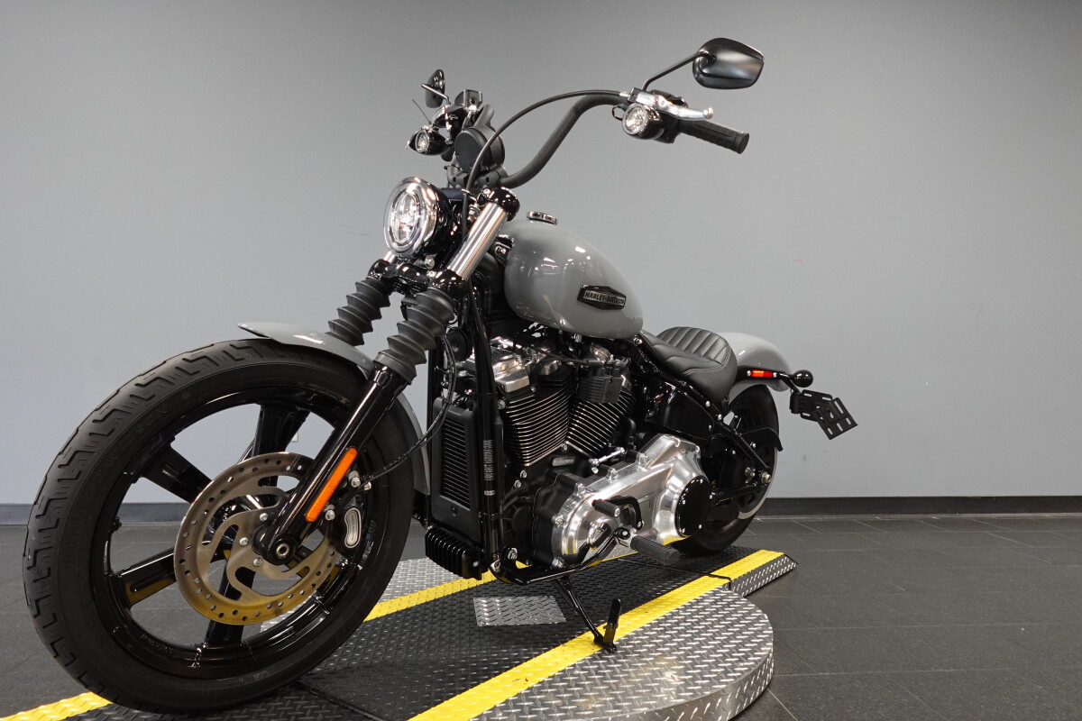 2026 Harley-Davidson® Street Bob® FXBB, photo 4