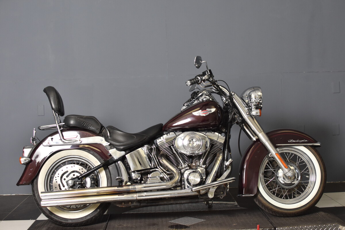 2005 Harley-Davidson® Softail® Deluxe Black Cherry Pearl | Desert