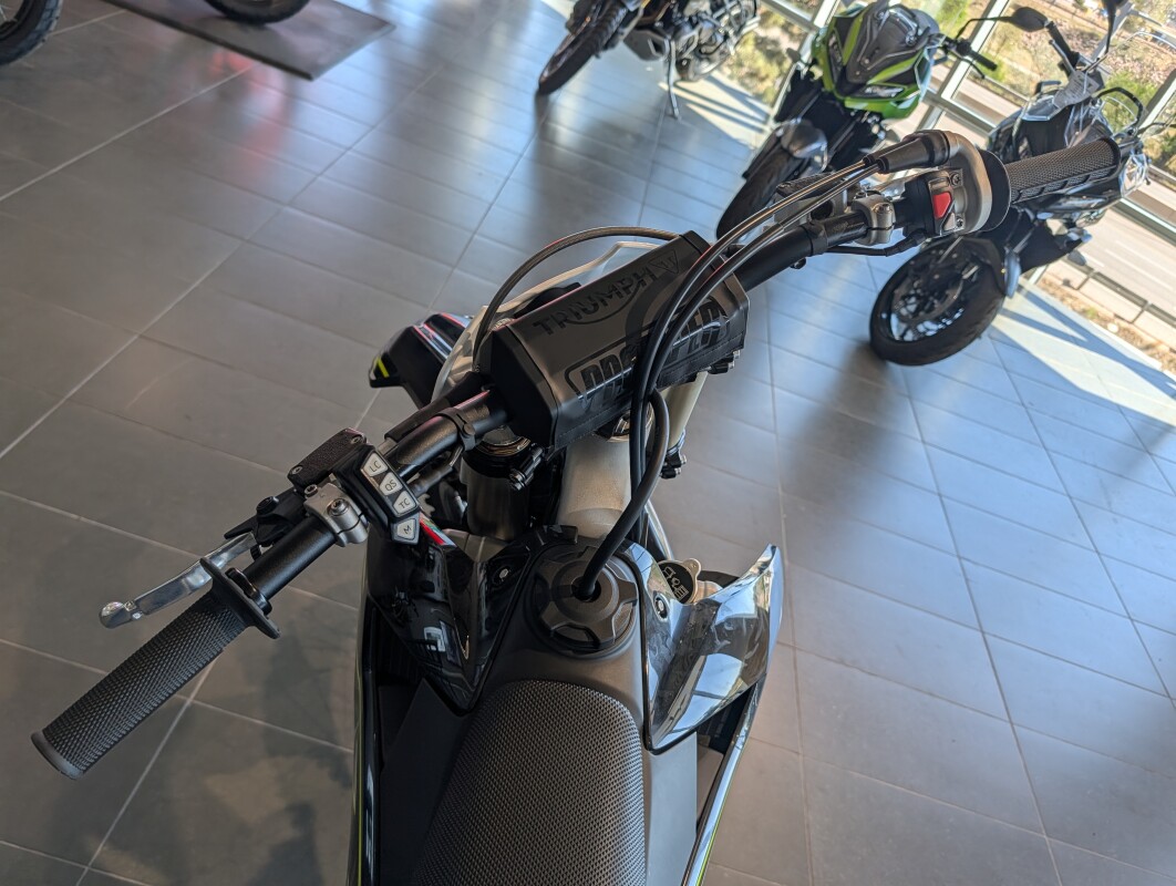 2026 Triumph TF 250-X Jet Black / Pure White, photo 9