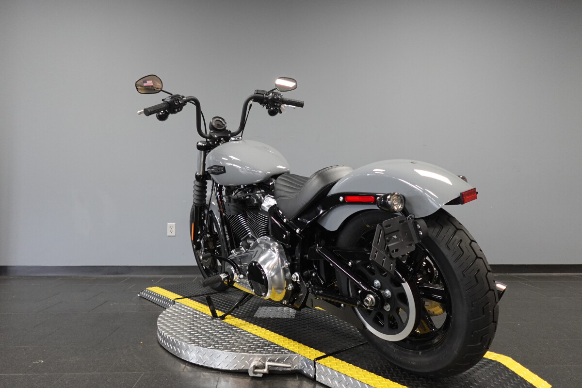 2026 Harley-Davidson® Street Bob® FXBB, photo 6