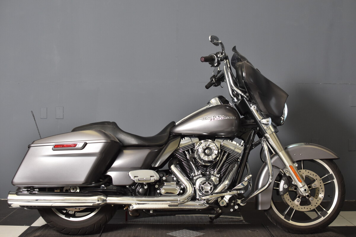 2015 Harley-Davidson® Street Glide® Charcoal Satin | Desert Wind