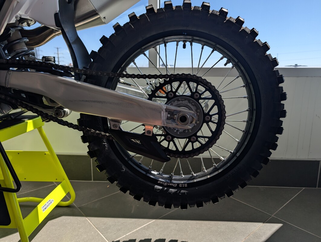 2026 TRIUMPH TF450-X, photo 8