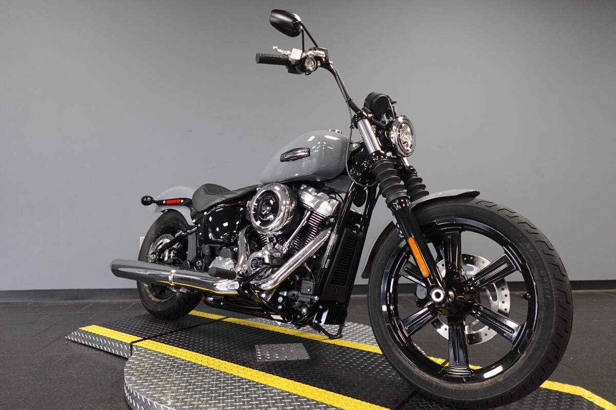2026 Harley-Davidson® Street Bob® FXBB, photo 2