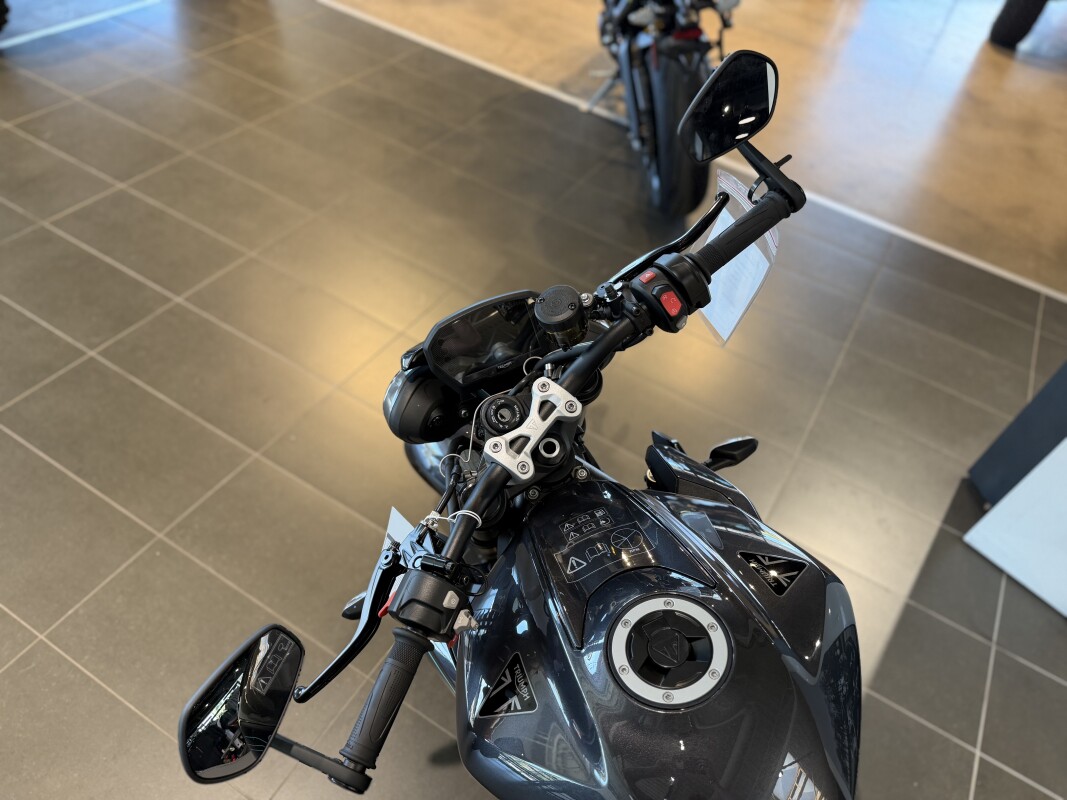 2026 Triumph Street Triple 765 RS, photo 9