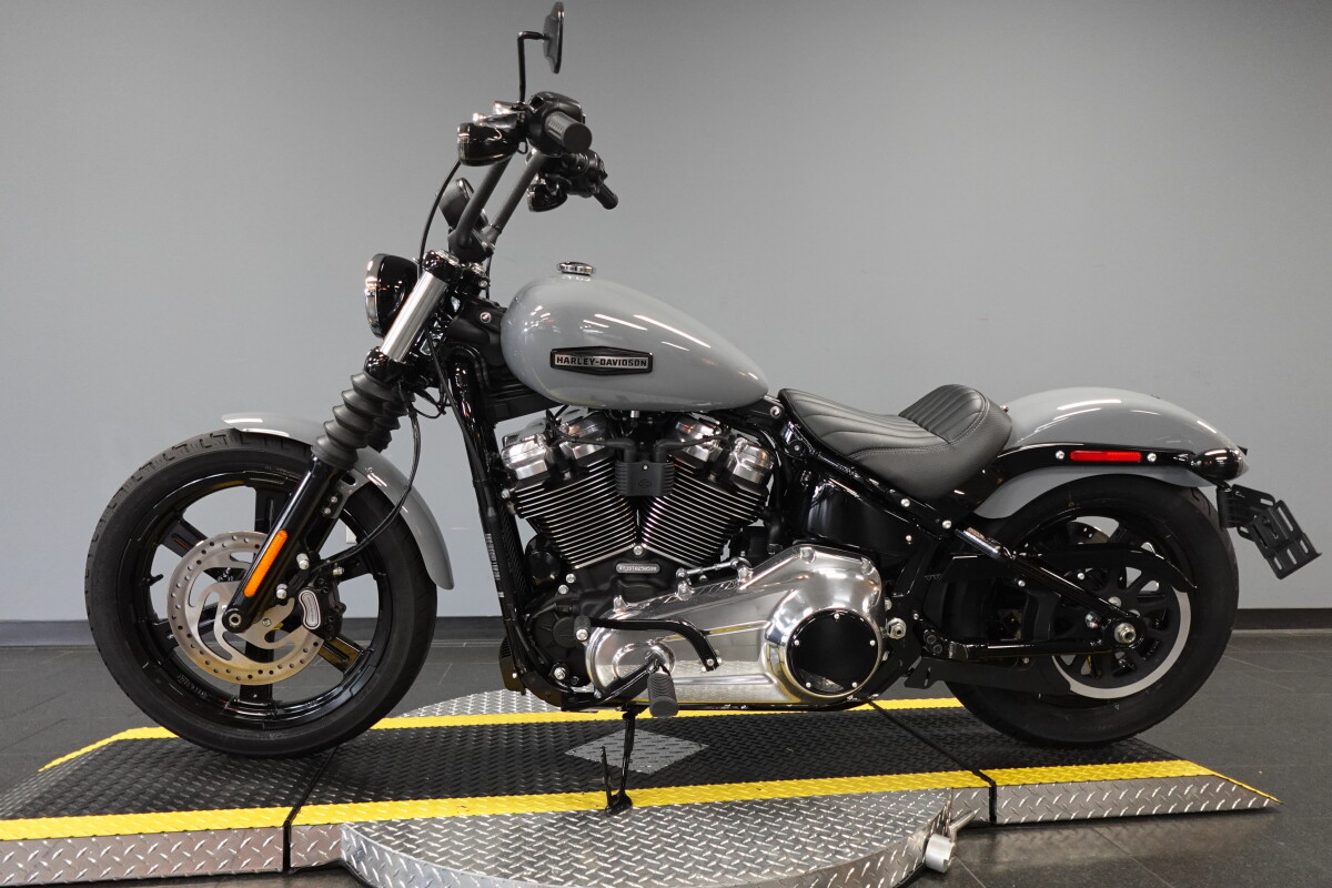 2026 Harley-Davidson® Street Bob® FXBB, photo 5