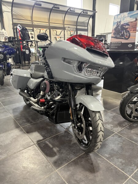 2026 Road Glide in Billiard Grey/black finish