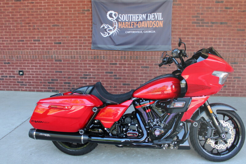 2025 Harley-Davidson® CVO™ Road Glide® ST Rally Red