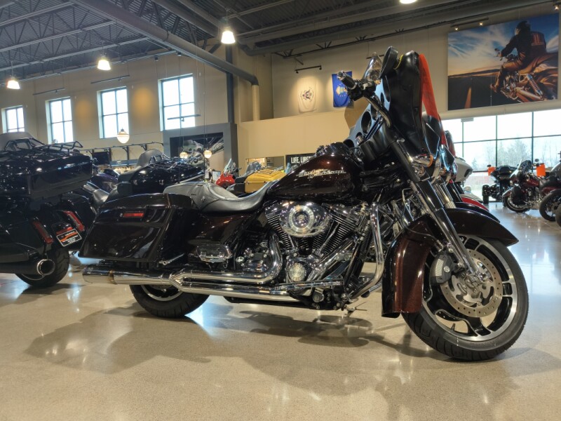 2011 Harley-Davidson® Street Glide® Merlot Sunglo