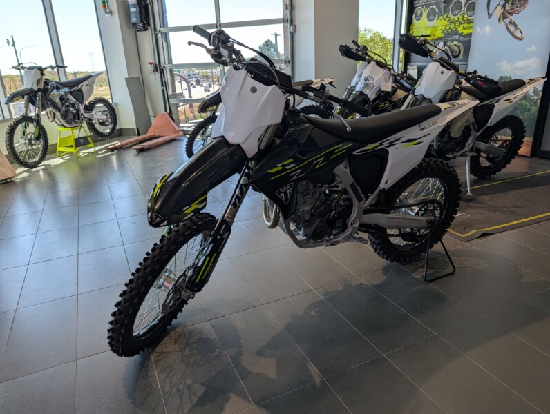 2026 Triumph TF 250-X Jet Black / Pure White