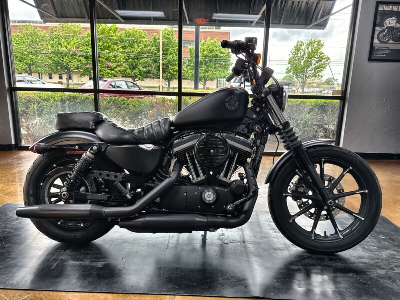 2022 Harley-Davidson® Iron 883™ Black Denim