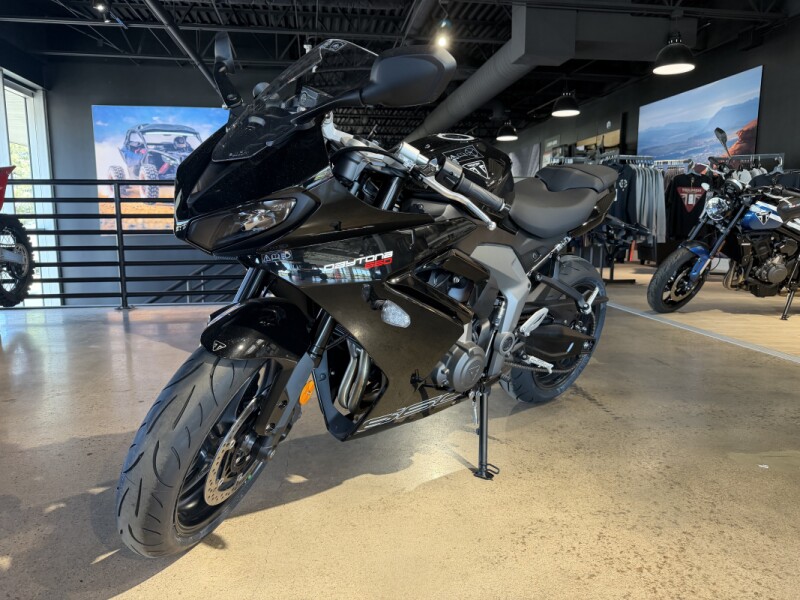 2026 Triumph Daytona 660 Sapphire Black