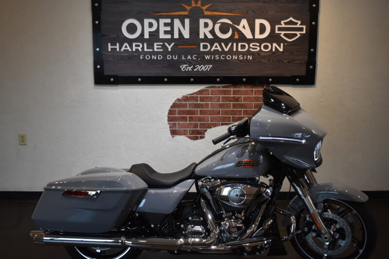 2026 Harley-Davidson® Street Glide® Dark Billiard Gray Chrome Trim