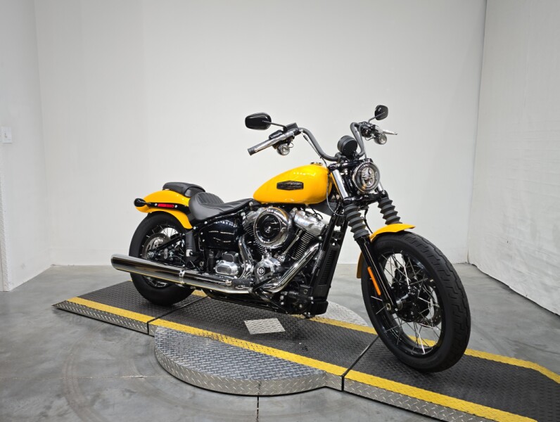 FXBB 2025 Street Bob™