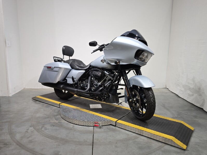 FLTRXS 2023 Road Glide® Special