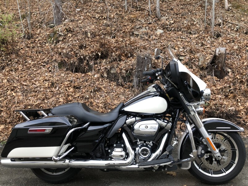 2023 Harley-Davidson Police Electra Glide Two-Tone Vivid Black and Birch White