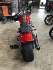 2025 Harley-Davidson® Breakout® Brilliant Red thumb 3