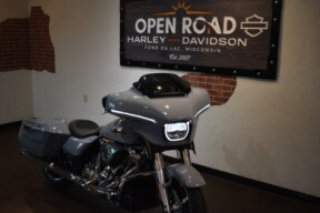 2026 Harley-Davidson® Street Glide® Dark Billiard Gray Chrome Trim thumb 3
