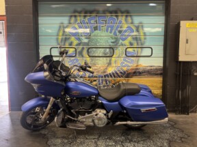 2026 Harley-Davidson® Road Glide® Aurora Blue Denim Chrome Trim thumb 3