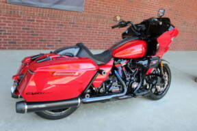2025 Harley-Davidson® CVO™ Road Glide® ST Rally Red thumb 2