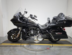 FLTRU 2017 Road Glide® Ultra thumb 1