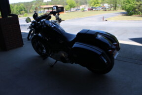 2021 Harley-Davidson® Sport Glide® Vivid Black Deluxe thumb 0