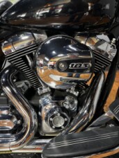 2014 Harley-Davidson® Street Glide® DAYTONA BLUE thumb 2