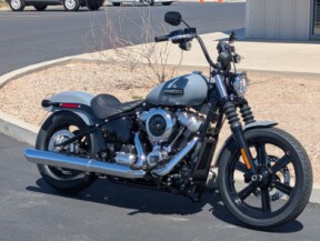 2026 Harley-Davidson® Street Bob® thumb 2