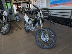 2026 Triumph TF 250-X Jet Black / Pure White thumb 2
