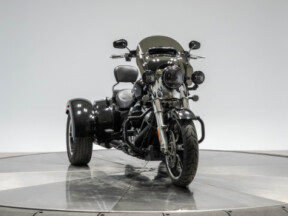 2017 Harley-Davidson FLRT Freewheeler in Vivid Black thumb 0