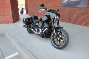 2021 Harley-Davidson® Sport Glide® Vivid Black Deluxe thumb 3