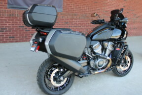 2021 Harley-Davidson® Pan America™ 1250 Special Vivid Black thumb 2