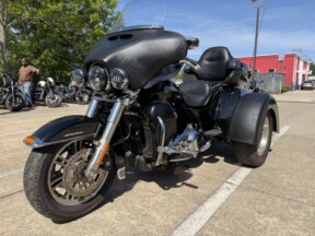 2019 Harley-Davidson® Tri Glide® Ultra thumb 0