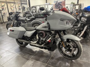 2026 Road Glide in Billiard Grey/black finish thumb 2