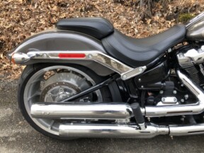 2023 Harley-Davidson® Fat Boy® 114 Gray Haze/Silver Fortune thumb 2