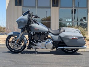 2026 Harley-Davidson® Street Glide® thumb 3