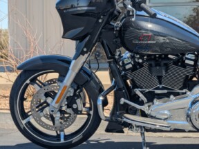 2026 Harley-Davidson® Street Glide® Midnight Ember Chrome Trim thumb 0