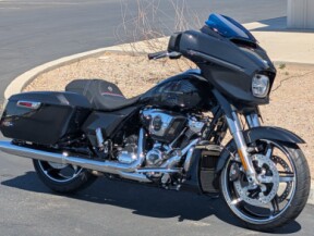 2026 Harley-Davidson® Street Glide® Midnight Ember Chrome Trim thumb 2