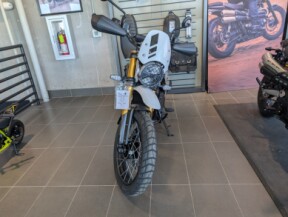 2026 Triumph Scrambler 400 XC thumb 3