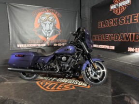 2026 Harley-Davidson® Street Glide® FLHX thumb 2