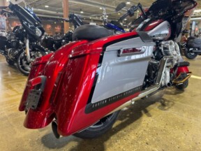 Harley-Davidson® CVO™ Road Glide® 2019 FLTRXSE REDPEP/MAG GRAY W/PINSTRIPE thumb 0