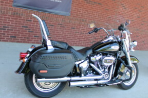 2024 Harley-Davidson® Heritage Classic Black Pearl thumb 2