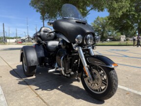 2019 Harley-Davidson® Tri Glide® Ultra thumb 2