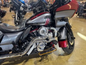 Harley-Davidson® CVO™ Road Glide® 2019 FLTRXSE REDPEP/MAG GRAY W/PINSTRIPE thumb 1