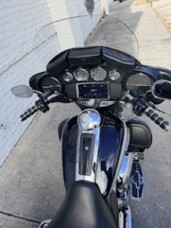 2019 Harley-Davidson® Tri Glide® Ultra MDNTBLU/BARSLVR W/PINSTRIPE thumb 0